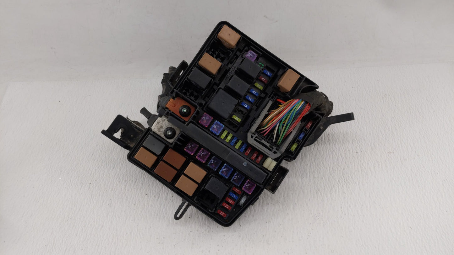 2011-2012 Hyundai Sonata Fusebox Fuse Box Panel Relay Module P/N:91200-4R012 91200-4R014, 91950-3s610 Fits Fits 2011 2012 OE