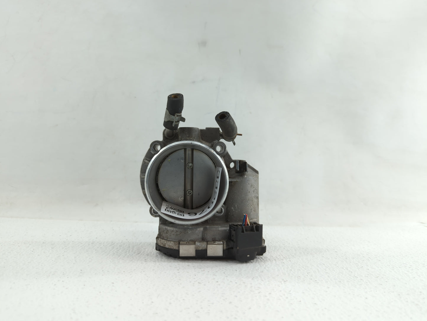 2011-2014 Hyundai Sonata Throttle Body P/N:35100-2G700 Fits Fits 2011 2012 2013 2014 2015 2016 OEM Used Auto Parts - Oemused