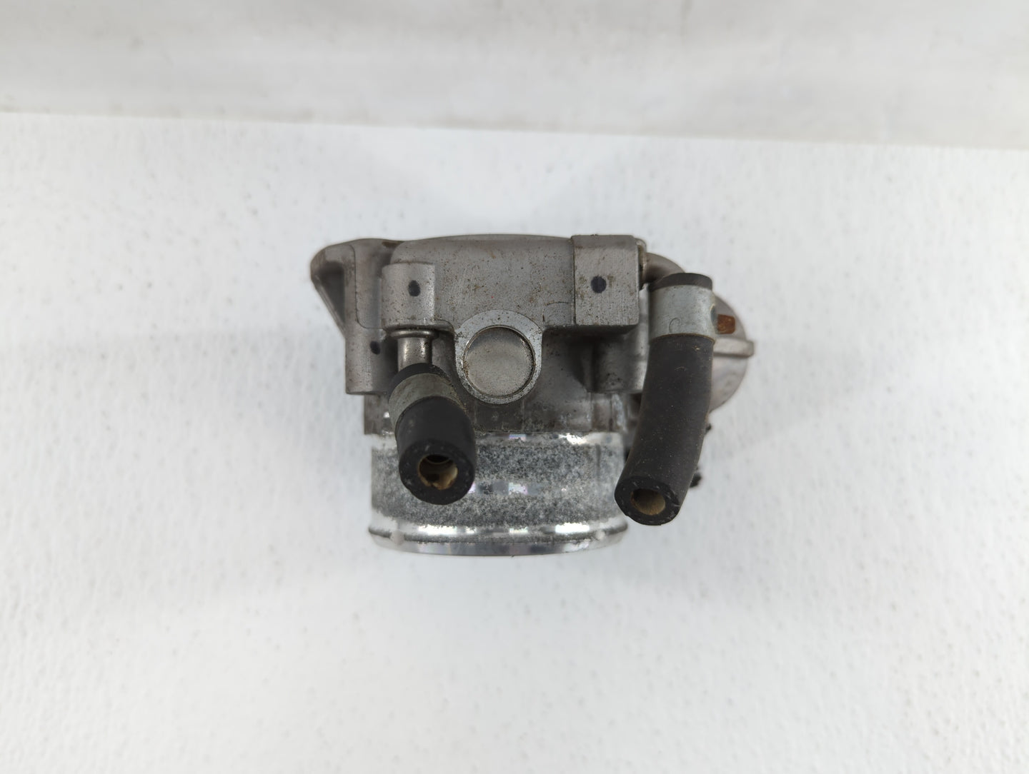 2011-2014 Hyundai Sonata Throttle Body P/N:35100-2G700 Fits Fits 2011 2012 2013 2014 2015 2016 OEM Used Auto Parts - Oemused