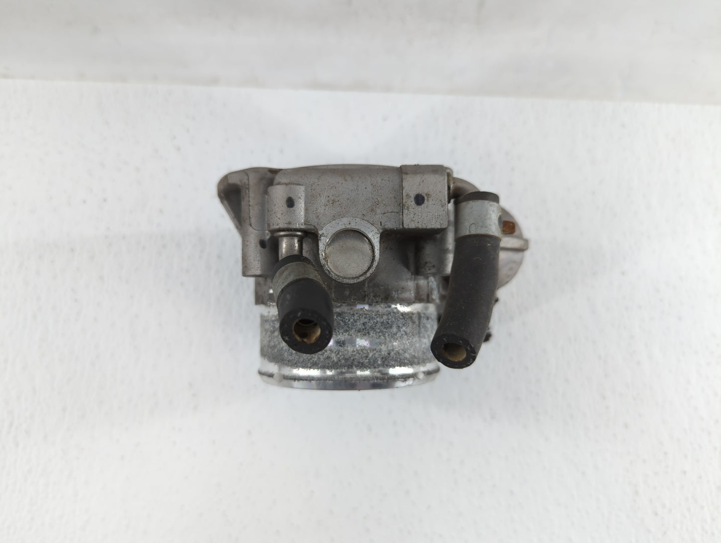 2011-2014 Hyundai Sonata Throttle Body P/N:35100-2G700 Fits Fits 2011 2012 2013 2014 2015 2016 OEM Used Auto Parts - Oemused