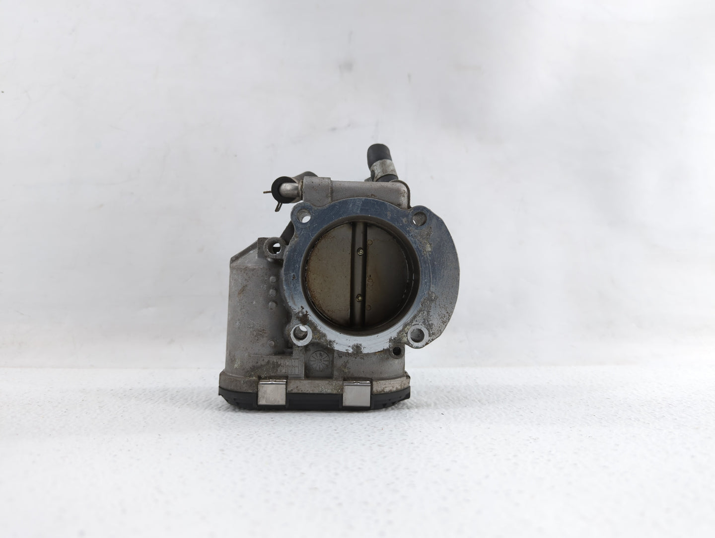 2011-2014 Hyundai Sonata Throttle Body P/N:35100-2G700 Fits Fits 2011 2012 2013 2014 2015 2016 OEM Used Auto Parts - Oemused