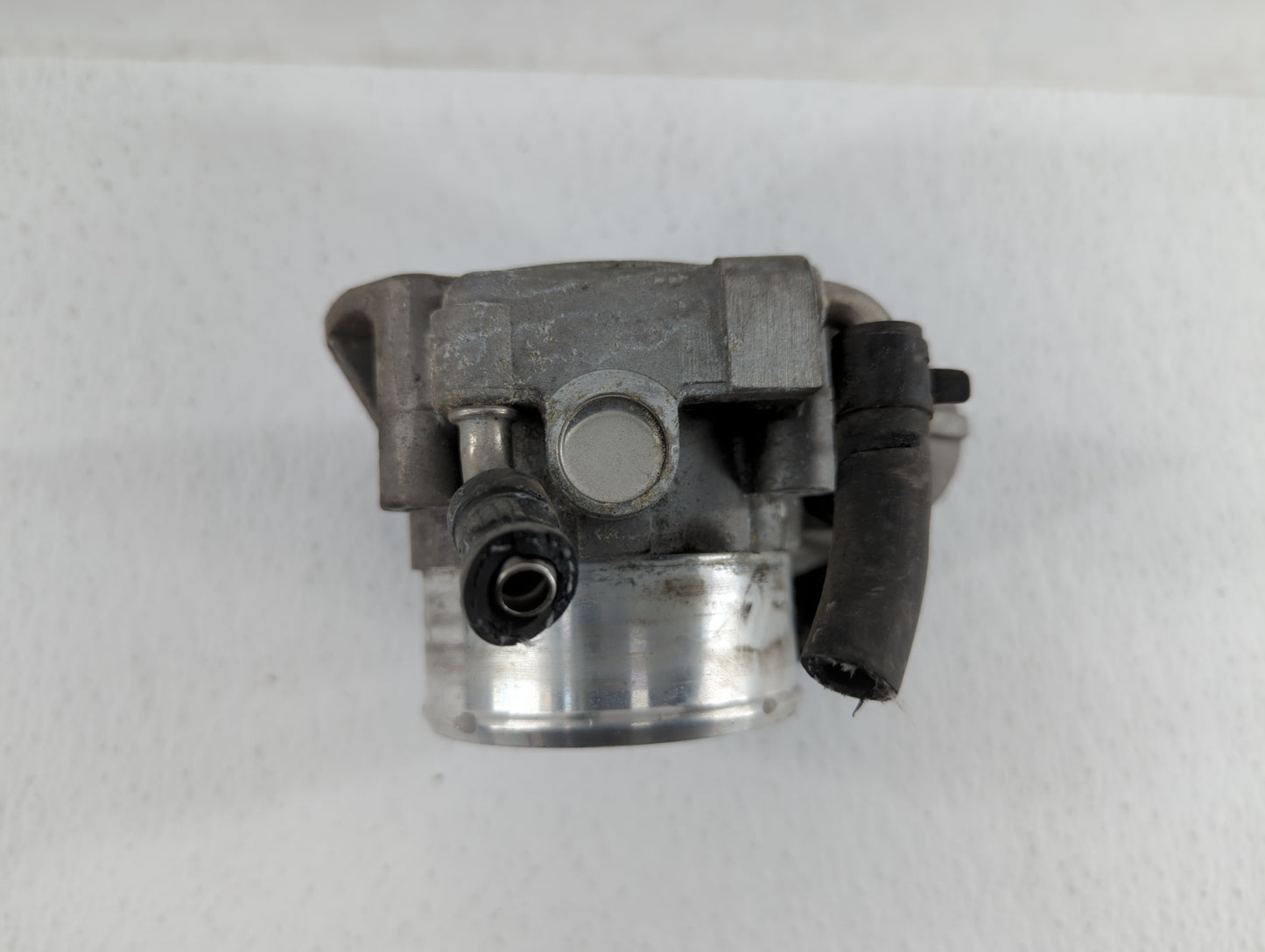 2011-2014 Hyundai Sonata Throttle Body P/N:35100-2G700 Fits Fits 2011 2012 2013 2014 2015 2016 OEM Used Auto Parts - Oemused