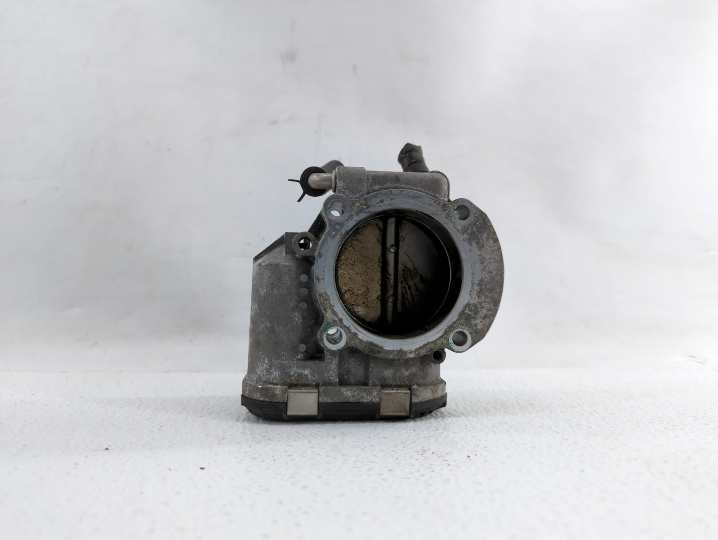 2011-2014 Hyundai Sonata Throttle Body P/N:35100-2G700 Fits Fits 2011 2012 2013 2014 2015 2016 OEM Used Auto Parts - Oemused