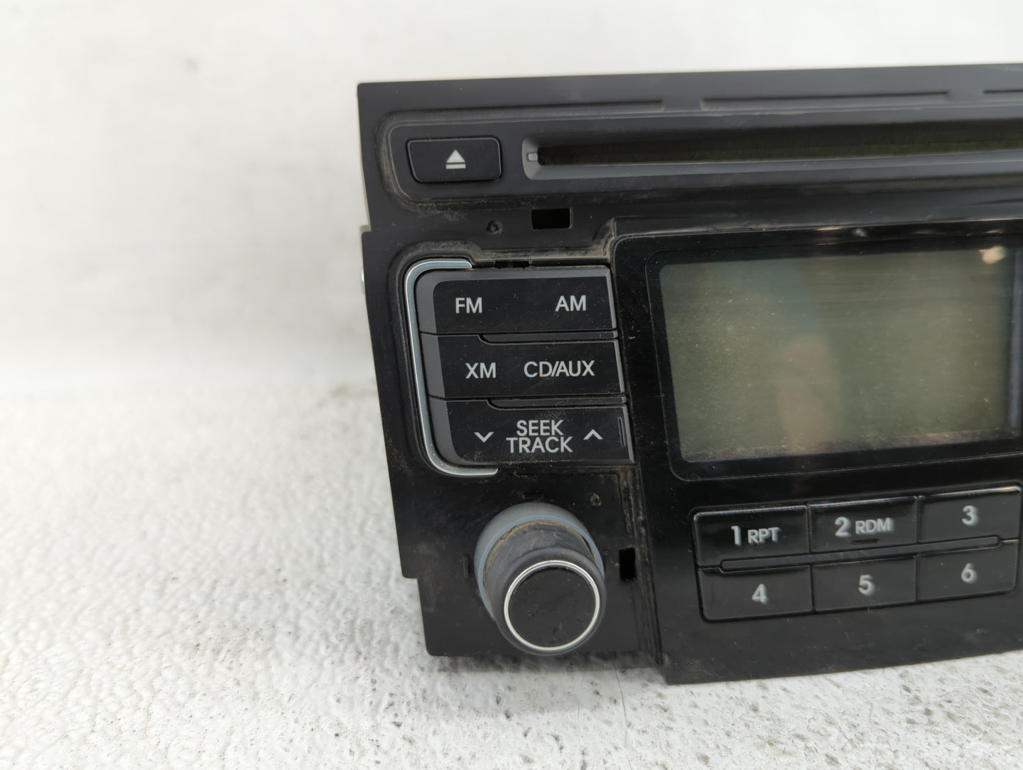 2011-2011 Hyundai Sonata Am Fm Cd Player Radio Receiver - Oemusedautoparts1.com
