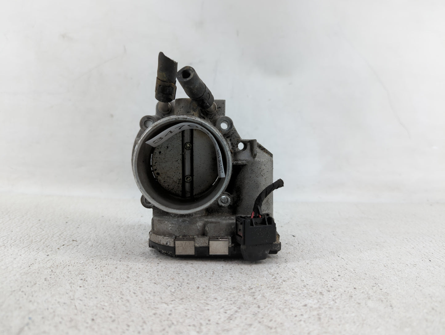 2011-2014 Hyundai Sonata Throttle Body P/N:35100-2G710 Fits Fits 2011 2012 2013 2014 2015 2016 OEM Used Auto Parts - Oemused