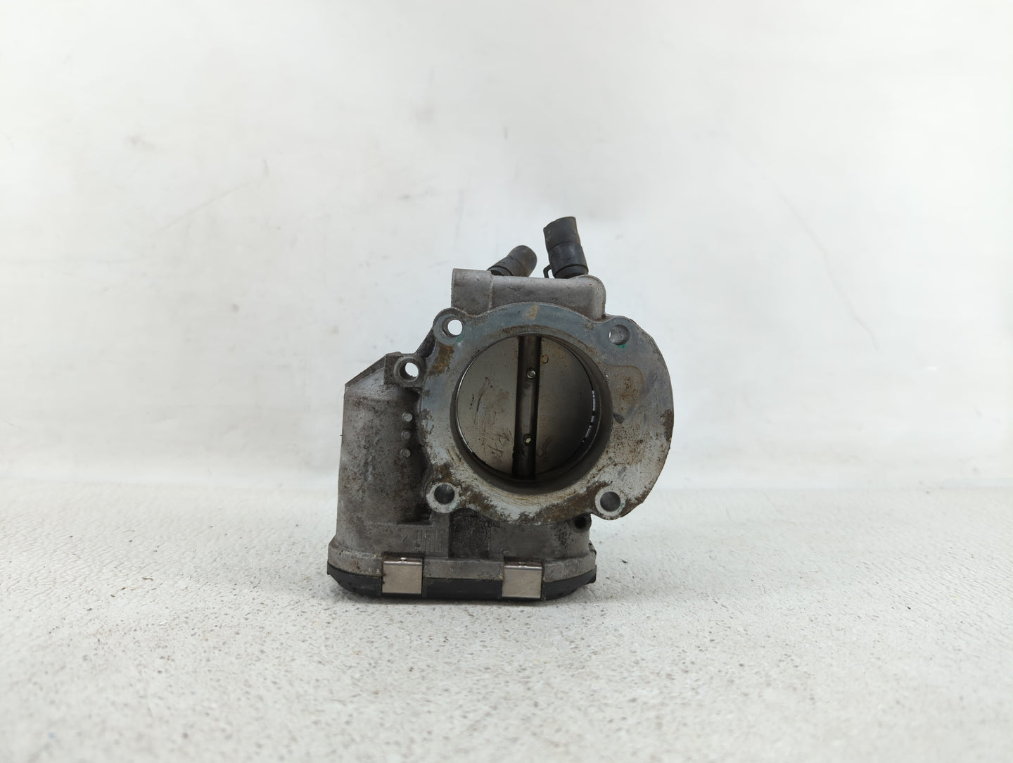 2011-2014 Hyundai Sonata Throttle Body P/N:35100-2G710 Fits Fits 2011 2012 2013 2014 2015 2016 OEM Used Auto Parts - Oemused