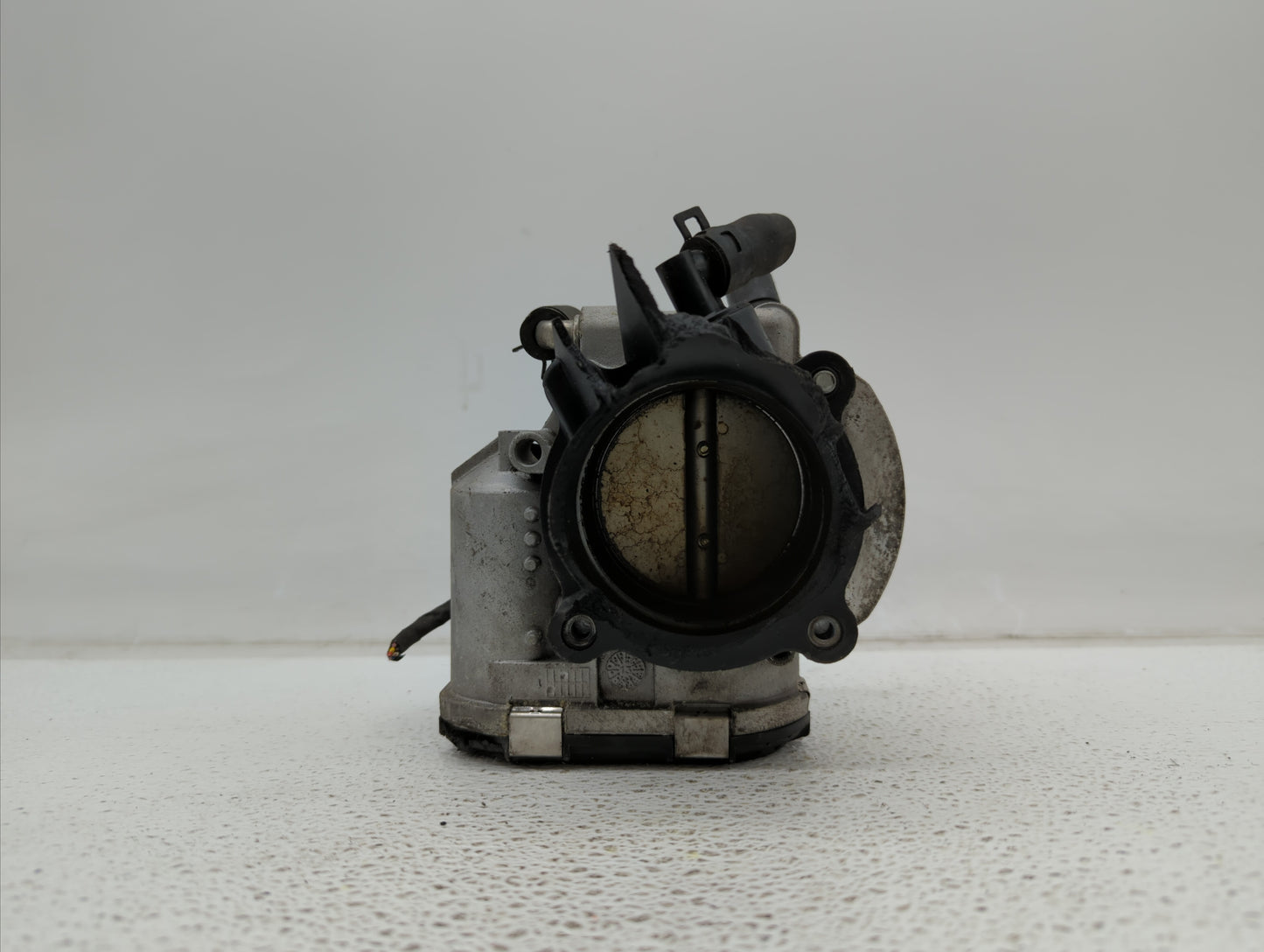 2011-2014 Hyundai Sonata Throttle Body P/N:35100-2G700 35100-2G710 Fits Fits 2011 2012 2013 2014 2015 2016 OEM Used Auto Par