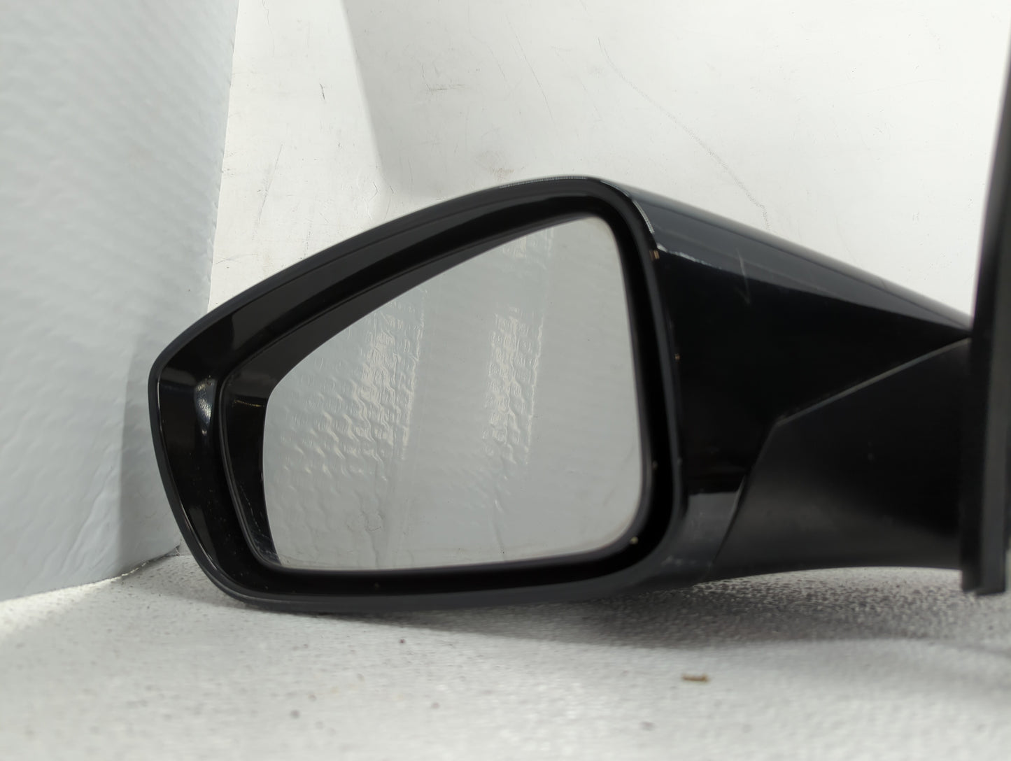 2011-2014 Hyundai Sonata Driver Side View Mirror - Left Door Mirror OEM Used - Oemusedautoparts1.com