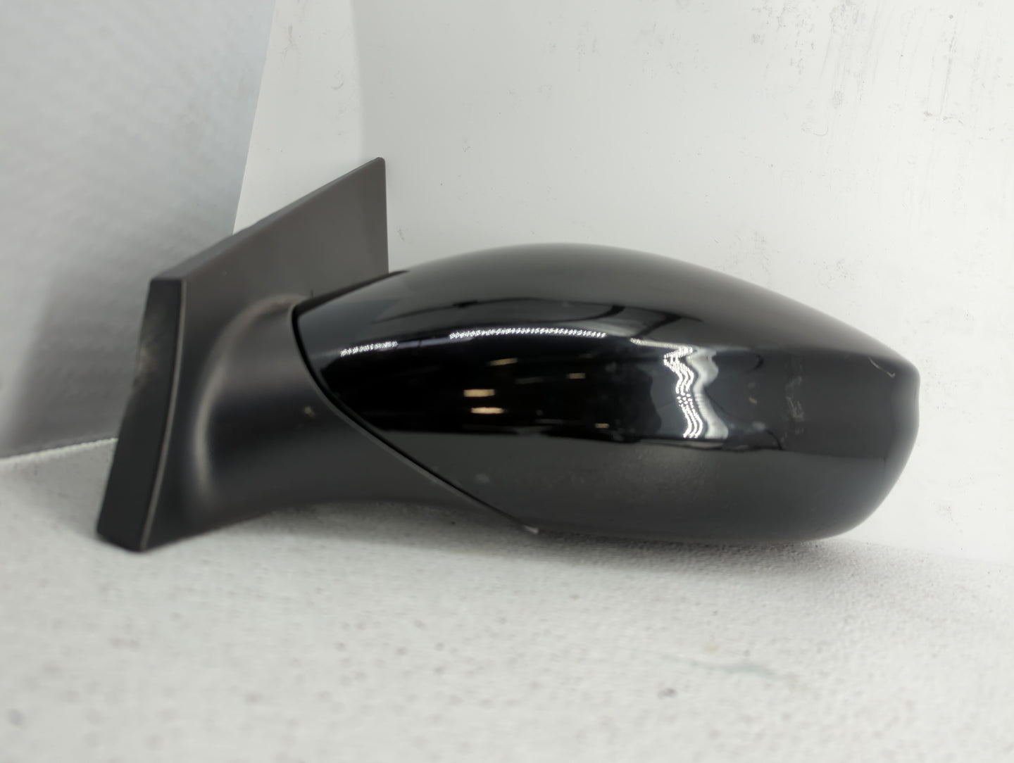 2011-2014 Hyundai Sonata Driver Side View Mirror - Left Door Mirror OEM Used - Oemusedautoparts1.com