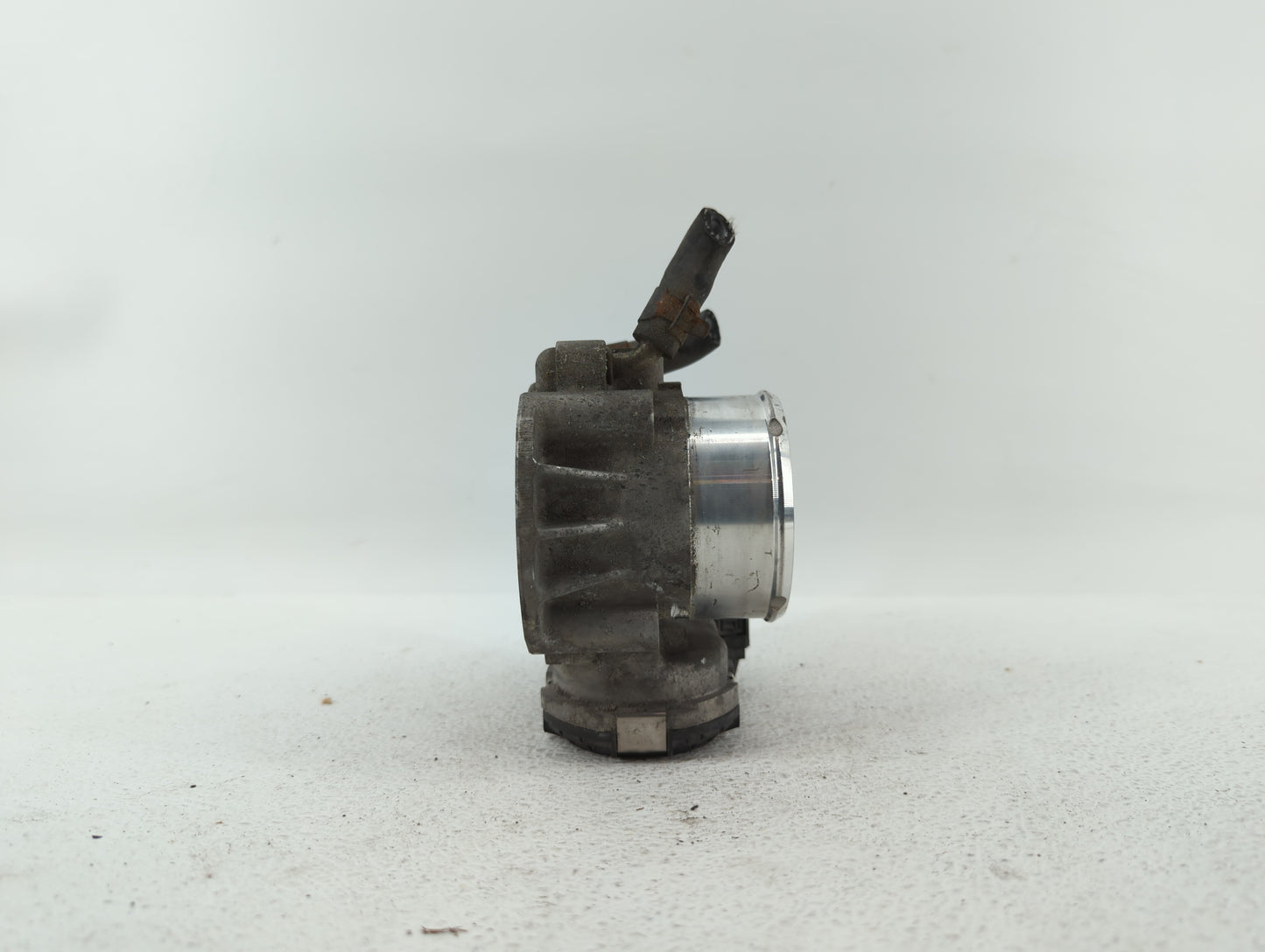 2011-2014 Hyundai Sonata Throttle Body P/N:904501 0001 35100-2G700 Fits Fits 2011 2012 2013 2014 2015 2016 OEM Used Auto Par