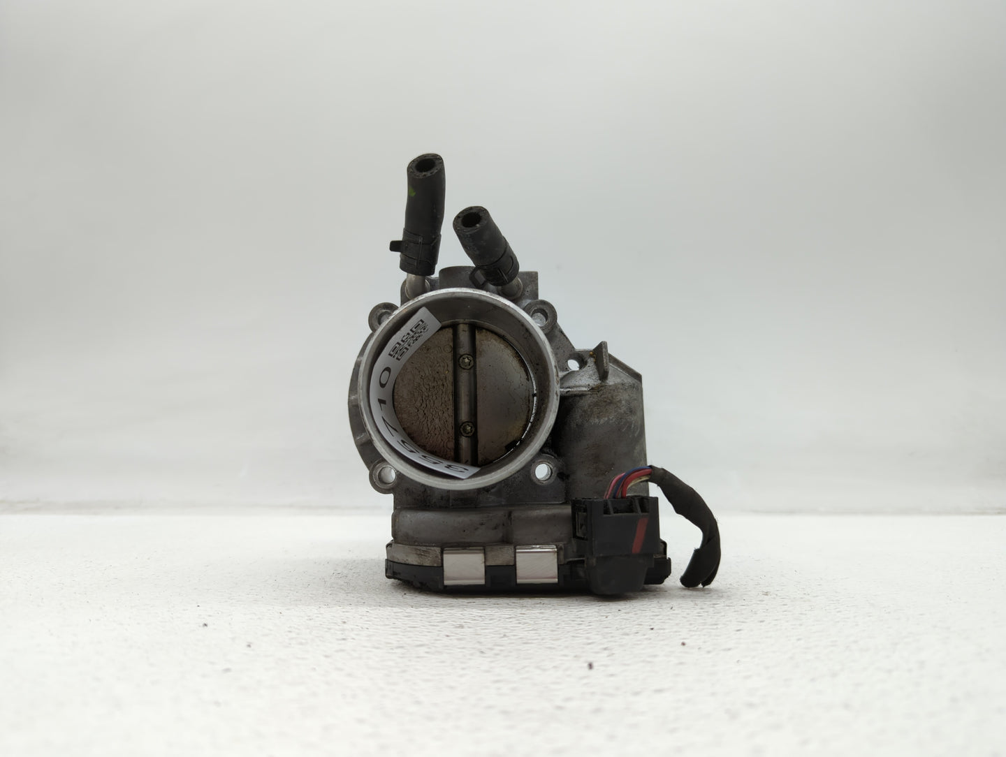 2011-2014 Hyundai Sonata Throttle Body P/N:35100-2G710 Fits Fits 2011 2012 2013 2014 2015 2016 OEM Used Auto Parts - Oemused