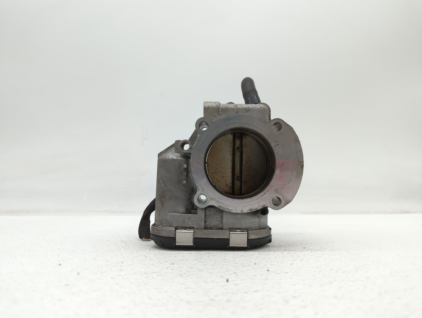 2011-2014 Hyundai Sonata Throttle Body P/N:35100-2G710 Fits Fits 2011 2012 2013 2014 2015 2016 OEM Used Auto Parts - Oemused