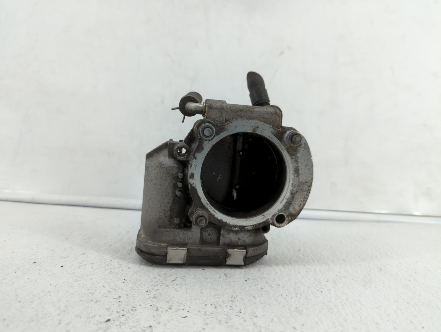 2011-2014 Hyundai Sonata Throttle Body P/N:904501 0001 35100-2G700 Fits Fits 2011 2012 2013 2014 2015 2016 OEM Used Auto Par
