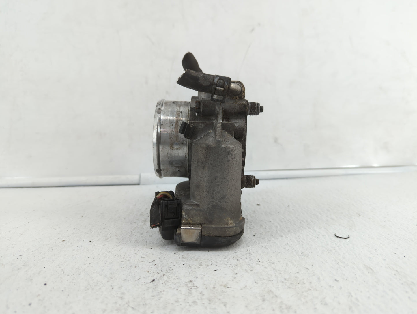 2011-2014 Hyundai Sonata Throttle Body P/N:904501 0001 35100-2G700 Fits Fits 2011 2012 2013 2014 2015 2016 OEM Used Auto Par