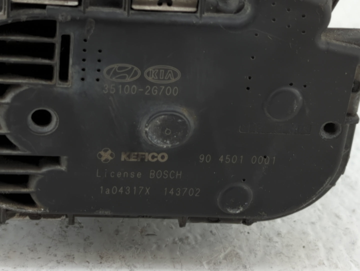 2011-2014 Hyundai Sonata Throttle Body P/N:904501 0001 35100-2G700 Fits Fits 2011 2012 2013 2014 2015 2016 OEM Used Auto Par