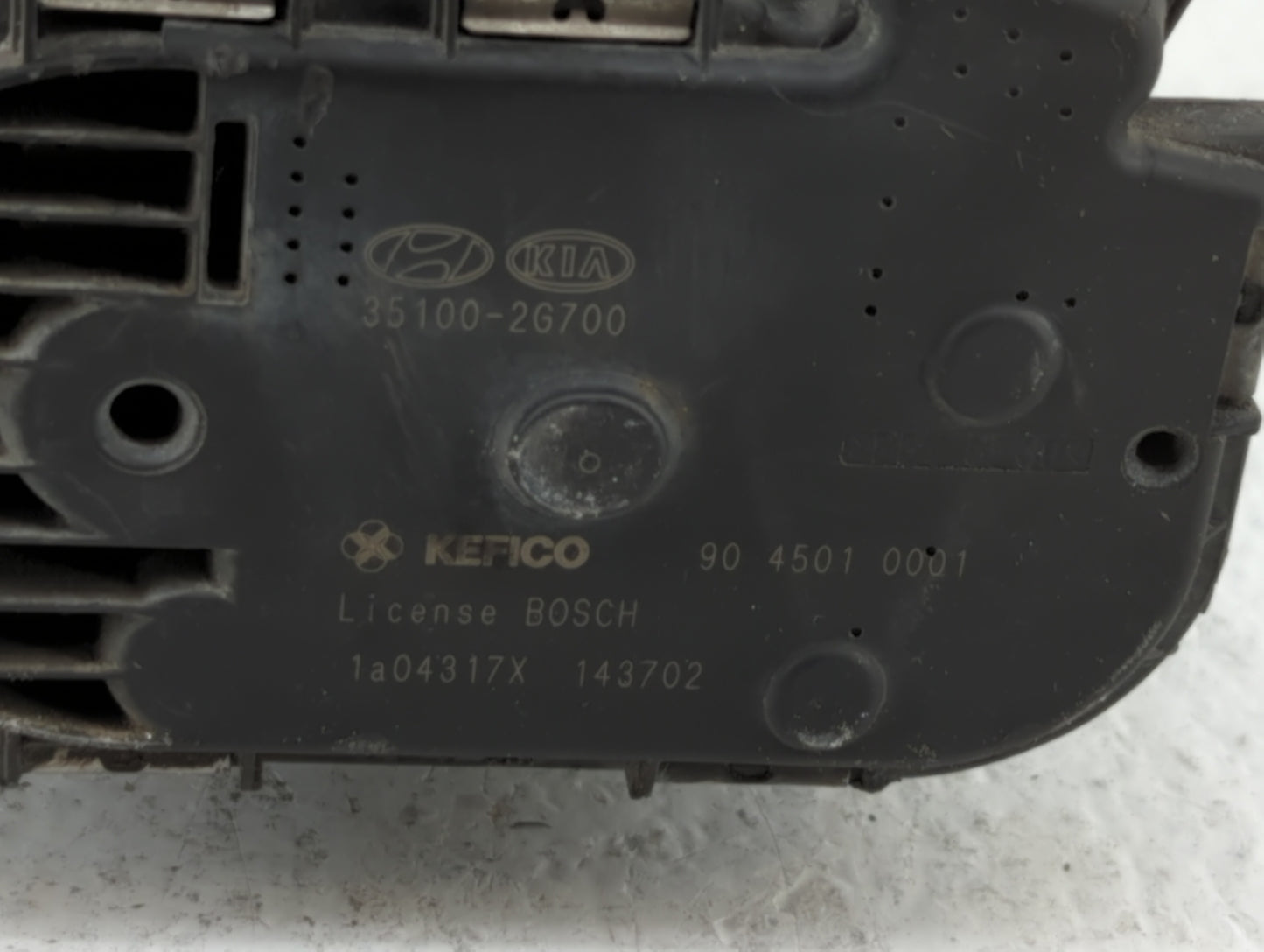 2011-2014 Hyundai Sonata Throttle Body P/N:904501 0001 35100-2G700 Fits Fits 2011 2012 2013 2014 2015 2016 OEM Used Auto Par