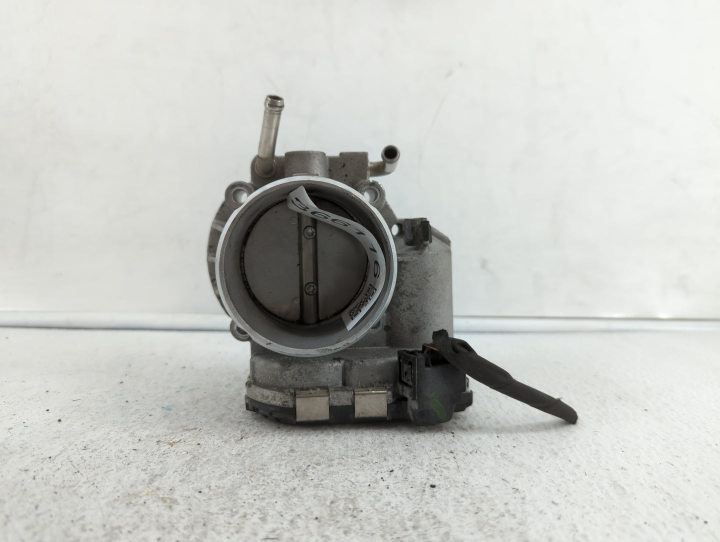 2011-2014 Hyundai Sonata Throttle Body P/N:904501 0001 35100-2G700 Fits Fits 2011 2012 2013 2014 2015 2016 OEM Used Auto Par