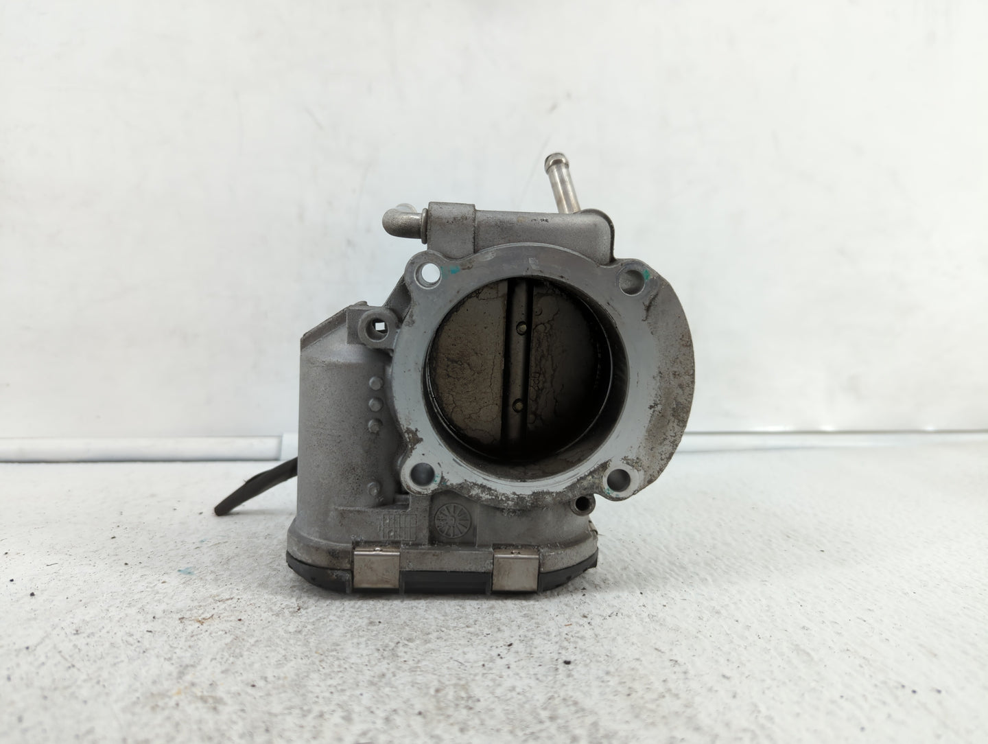 2011-2014 Hyundai Sonata Throttle Body P/N:904501 0001 35100-2G700 Fits Fits 2011 2012 2013 2014 2015 2016 OEM Used Auto Par