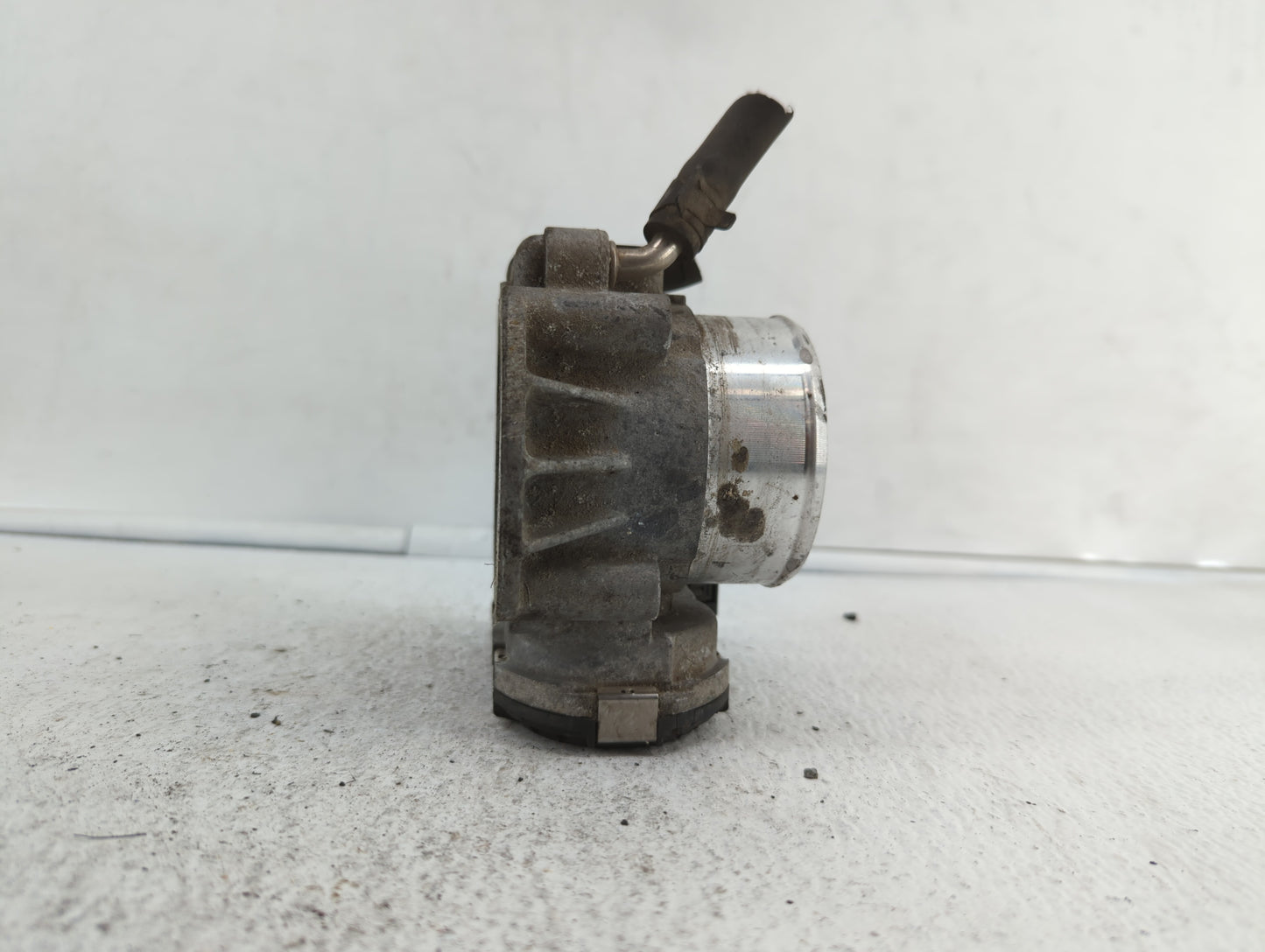 2011-2014 Hyundai Sonata Throttle Body P/N:904501 0001 35100-2G700 Fits Fits 2011 2012 2013 2014 2015 2016 OEM Used Auto Par
