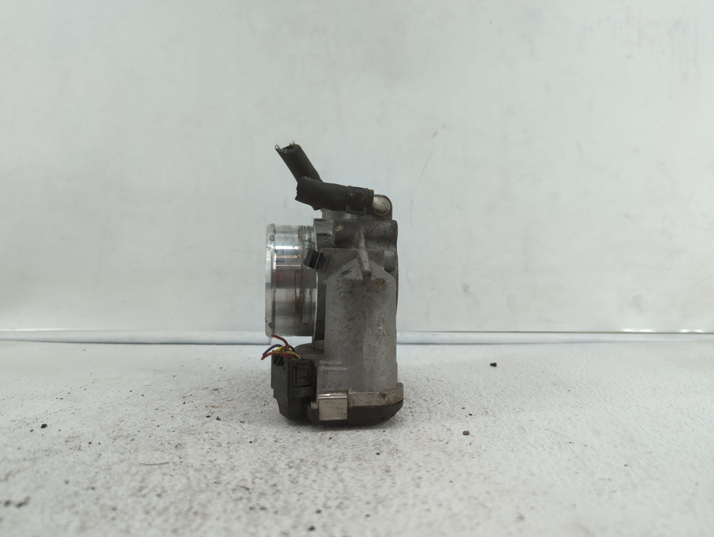 2011-2014 Hyundai Sonata Throttle Body P/N:904501 0001 35100-2G700 Fits Fits 2011 2012 2013 2014 2015 2016 OEM Used Auto Par