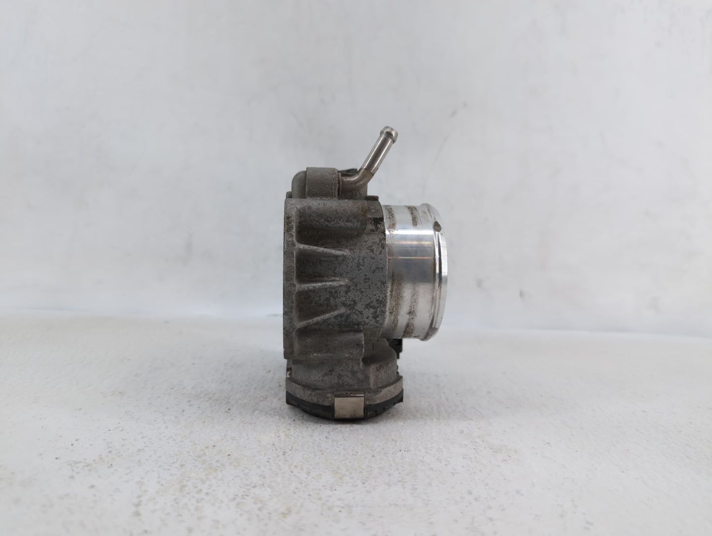 2011-2014 Hyundai Sonata Throttle Body P/N:904501 0001 35100-2G700 Fits Fits 2011 2012 2013 2014 2015 2016 OEM Used Auto Par