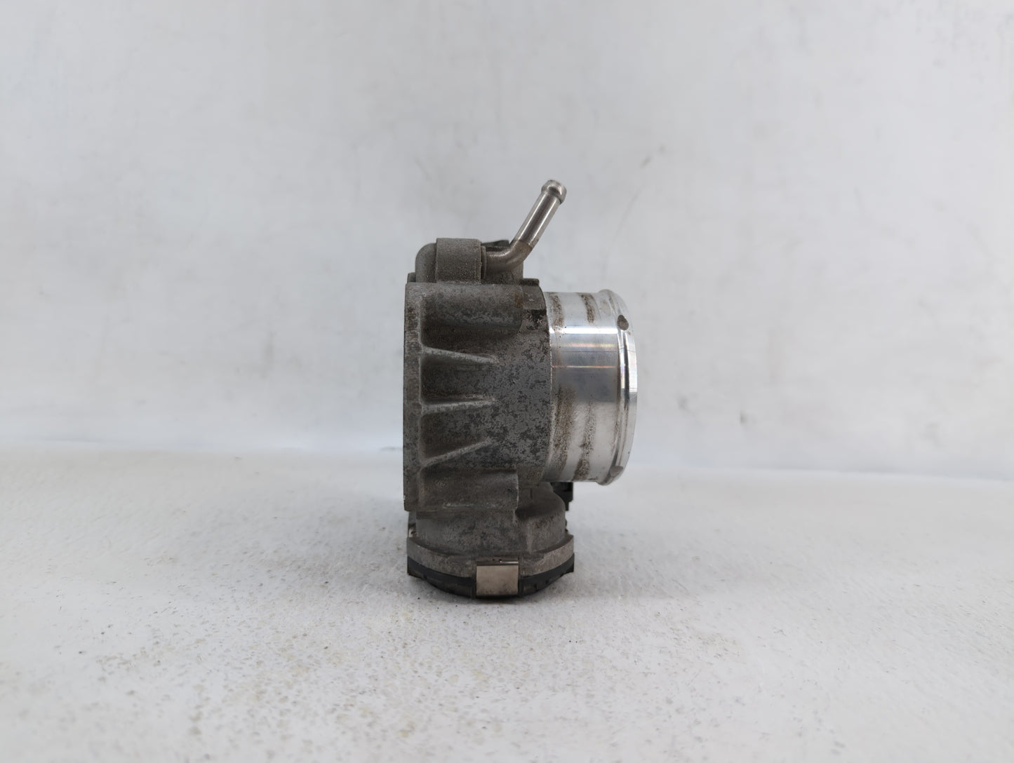 2011-2014 Hyundai Sonata Throttle Body P/N:904501 0001 35100-2G700 Fits Fits 2011 2012 2013 2014 2015 2016 OEM Used Auto Par