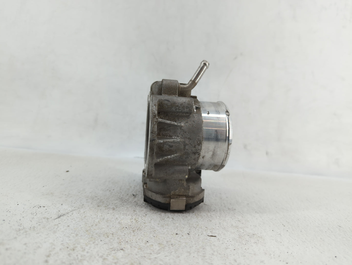2011-2014 Hyundai Sonata Throttle Body P/N:904501 0001 35100-2G700 Fits Fits 2011 2012 2013 2014 2015 2016 OEM Used Auto Par