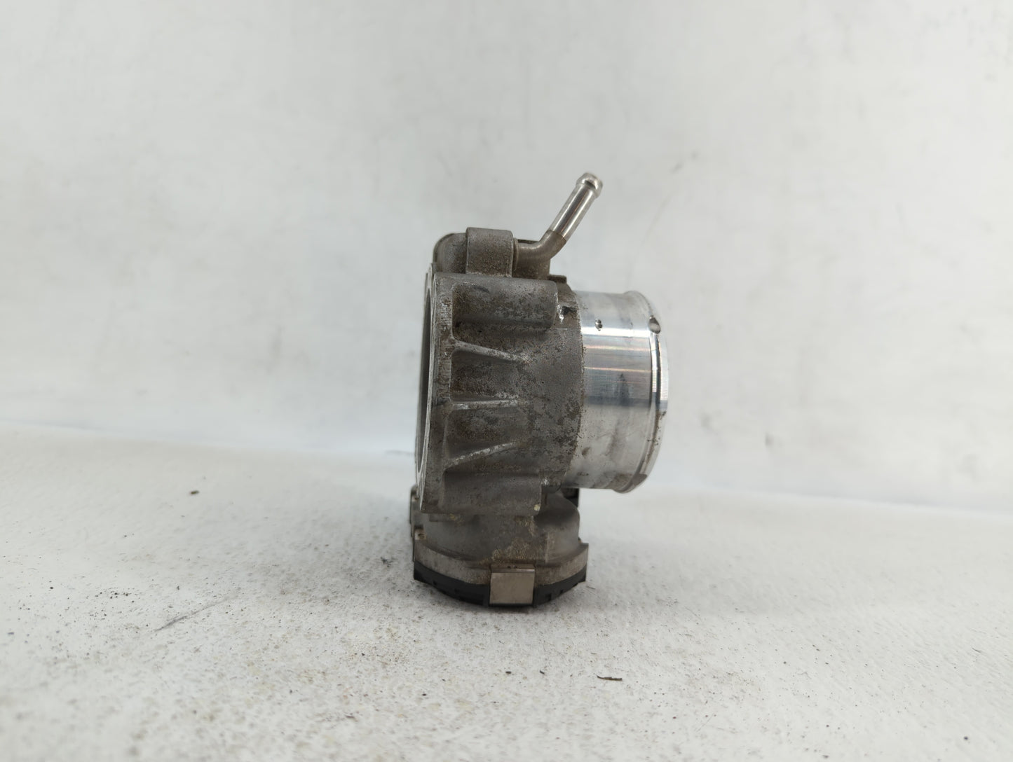 2011-2014 Hyundai Sonata Throttle Body P/N:904501 0001 35100-2G700 Fits Fits 2011 2012 2013 2014 2015 2016 OEM Used Auto Par