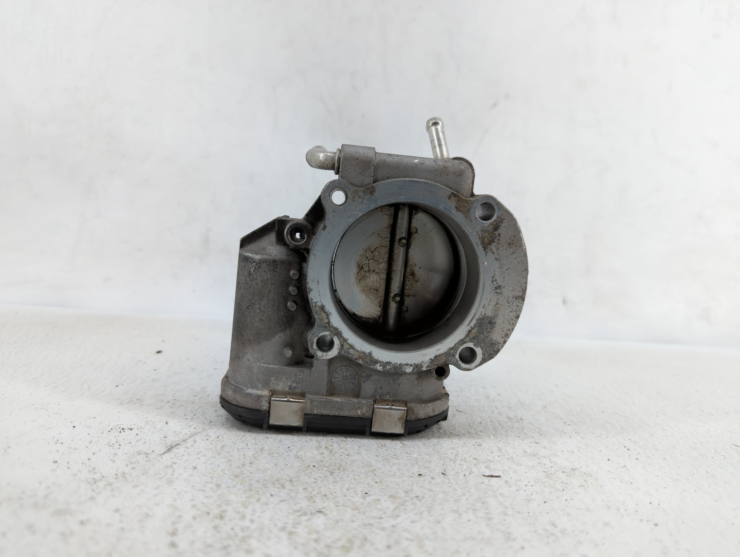 2011-2014 Hyundai Sonata Throttle Body P/N:904501 0001 35100-2G700 Fits Fits 2011 2012 2013 2014 2015 2016 OEM Used Auto Par