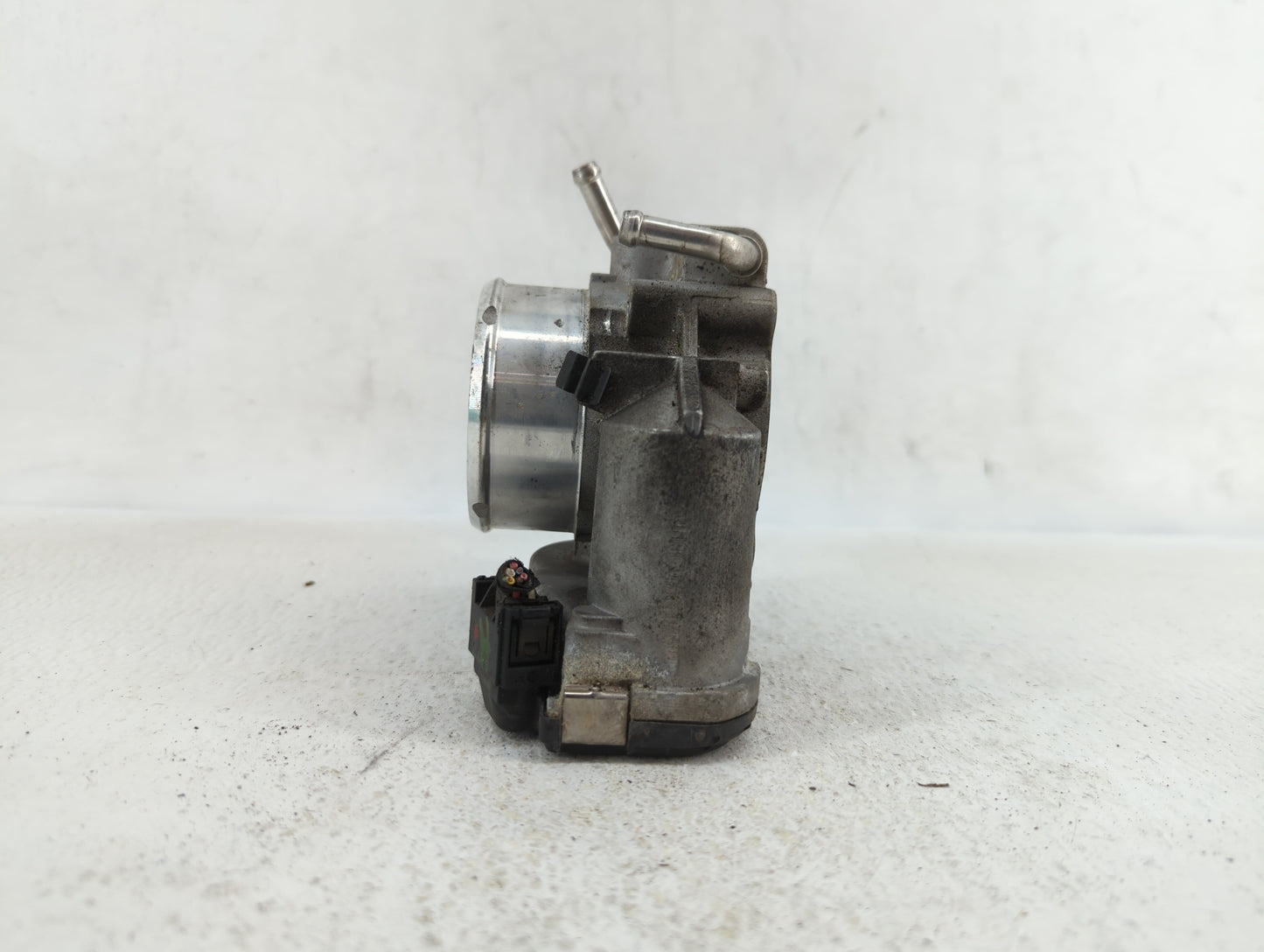 2011-2014 Hyundai Sonata Throttle Body P/N:904501 0001 35100-2G700 Fits Fits 2011 2012 2013 2014 2015 2016 OEM Used Auto Par