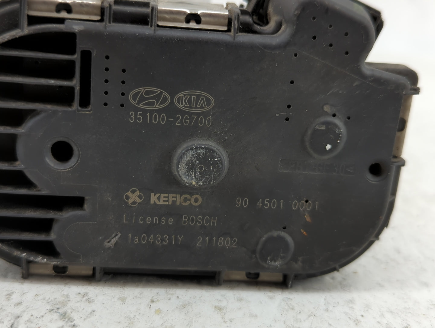 2011-2014 Hyundai Sonata Throttle Body P/N:904501 0001 35100-2G700 Fits Fits 2011 2012 2013 2014 2015 2016 OEM Used Auto Par