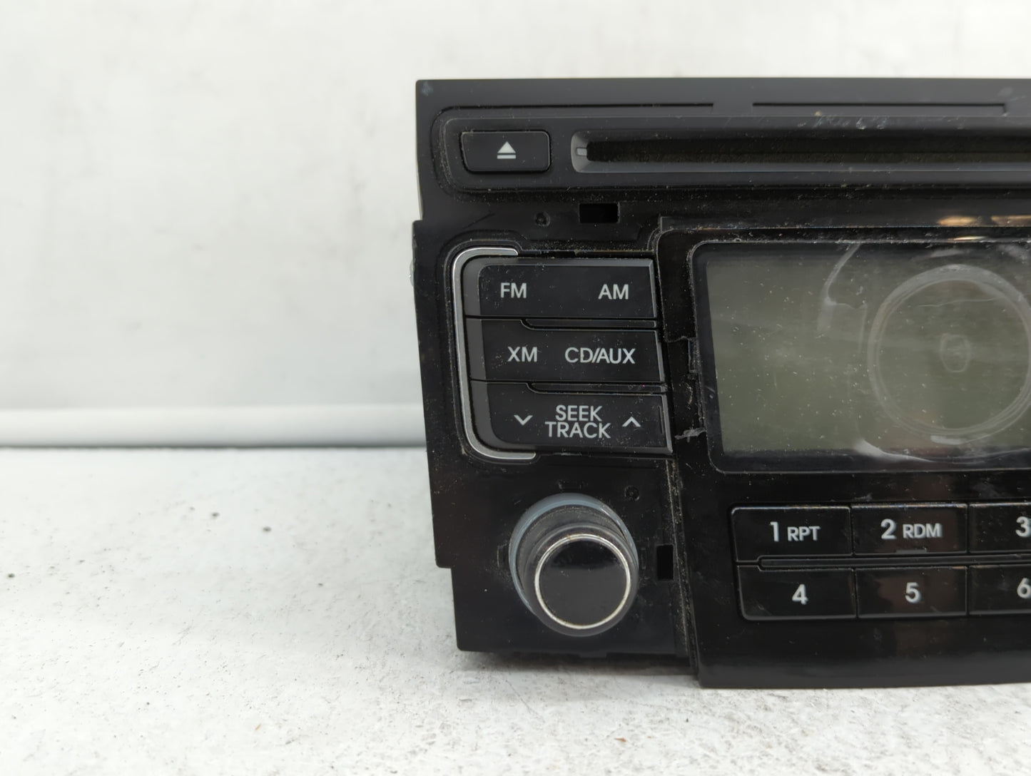 2011-2011 Hyundai Sonata Am Fm Cd Player Radio Receiver - Oemusedautoparts1.com