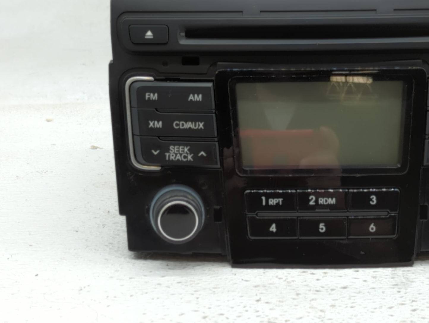 2011-2011 Hyundai Sonata Am Fm Cd Player Radio Receiver - Oemusedautoparts1.com