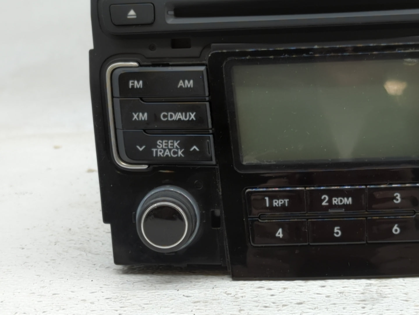 2011-2011 Hyundai Sonata Am Fm Cd Player Radio Receiver - Oemusedautoparts1.com