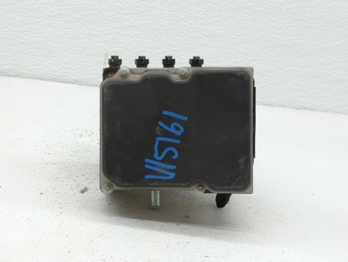 2011-2013 Hyundai Sonata ABS Pump Control Module Replacement P/N:58920-3Q400 58920-3Q500 Fits Fits 2011 2012 2013 OEM Used A