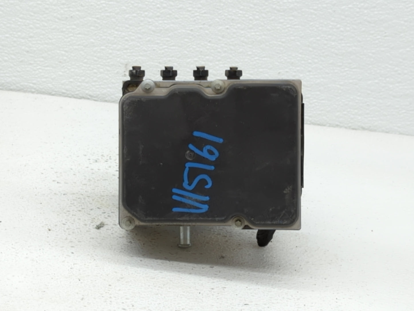 2011-2013 Hyundai Sonata ABS Pump Control Module Replacement P/N:58920-3Q400 58920-3Q500 Fits Fits 2011 2012 2013 OEM Used A