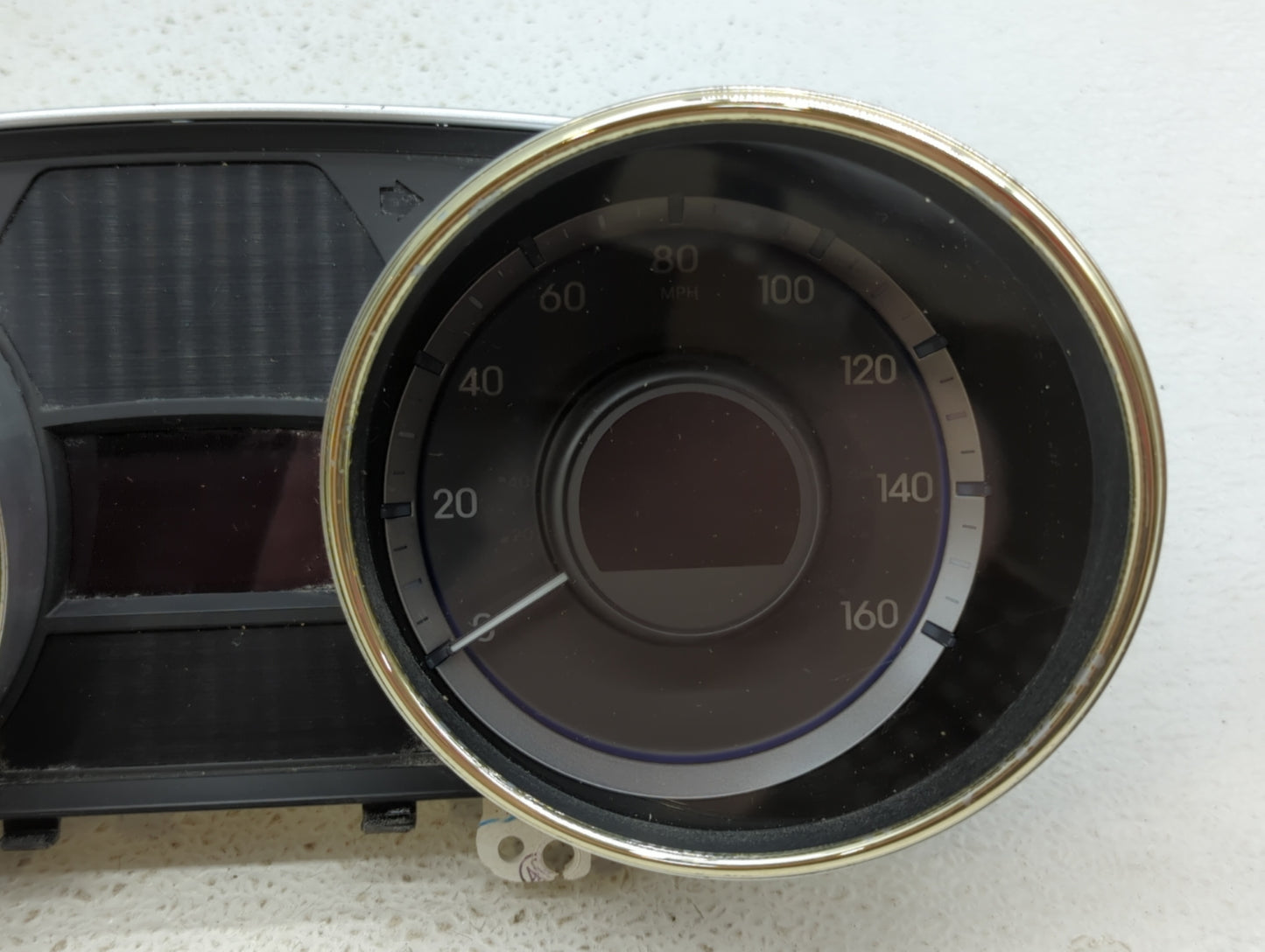 2011-2013 Hyundai Sonata Instrument Cluster Speedometer Gauges P/N:94001-3Q000 94001-3Q001 Fits Fits 2011 2012 2013 OEM Used
