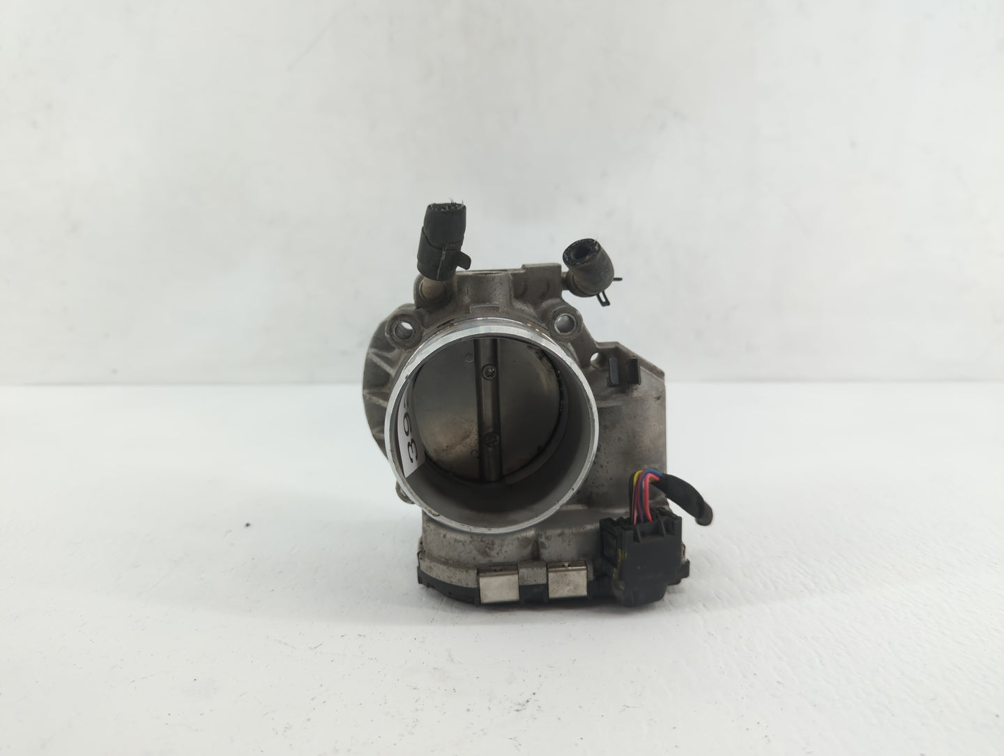 2011-2014 Hyundai Sonata Throttle Body P/N:35100-2G700 Fits Fits 2011 2012 2013 2014 2015 2016 OEM Used Auto Parts - Oemused