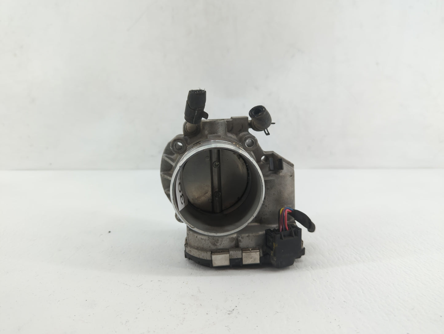 2011-2014 Hyundai Sonata Throttle Body P/N:35100-2G700 Fits Fits 2011 2012 2013 2014 2015 2016 OEM Used Auto Parts - Oemused
