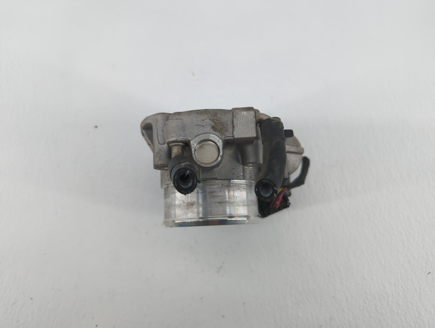 2011-2014 Hyundai Sonata Throttle Body P/N:35100-2G700 Fits Fits 2011 2012 2013 2014 2015 2016 OEM Used Auto Parts - Oemused