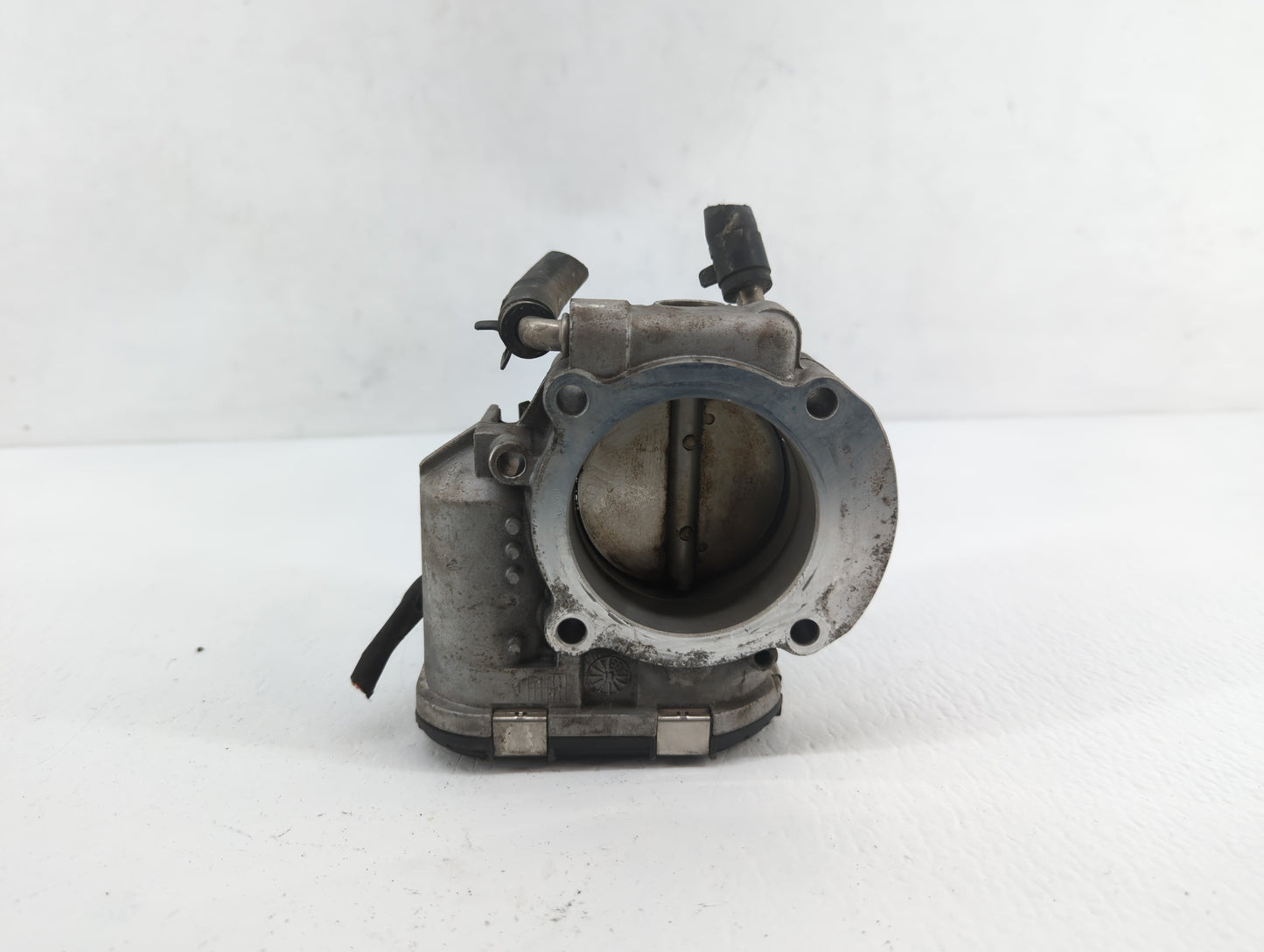 2011-2014 Hyundai Sonata Throttle Body P/N:35100-2G700 Fits Fits 2011 2012 2013 2014 2015 2016 OEM Used Auto Parts - Oemused