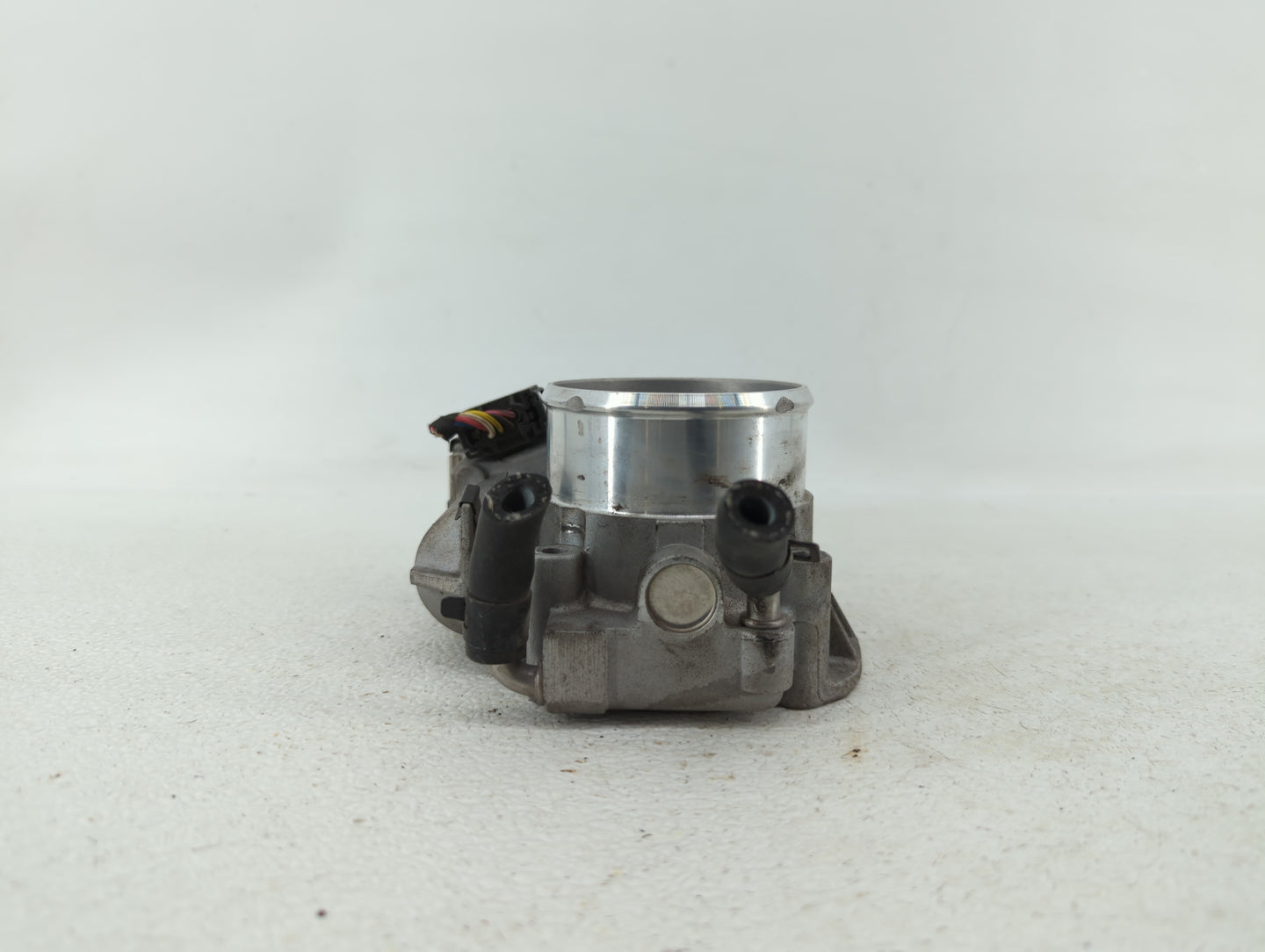2011-2014 Hyundai Sonata Throttle Body P/N:35100-2G700 Fits Fits 2011 2012 2013 2014 2015 2016 OEM Used Auto Parts - Oemused