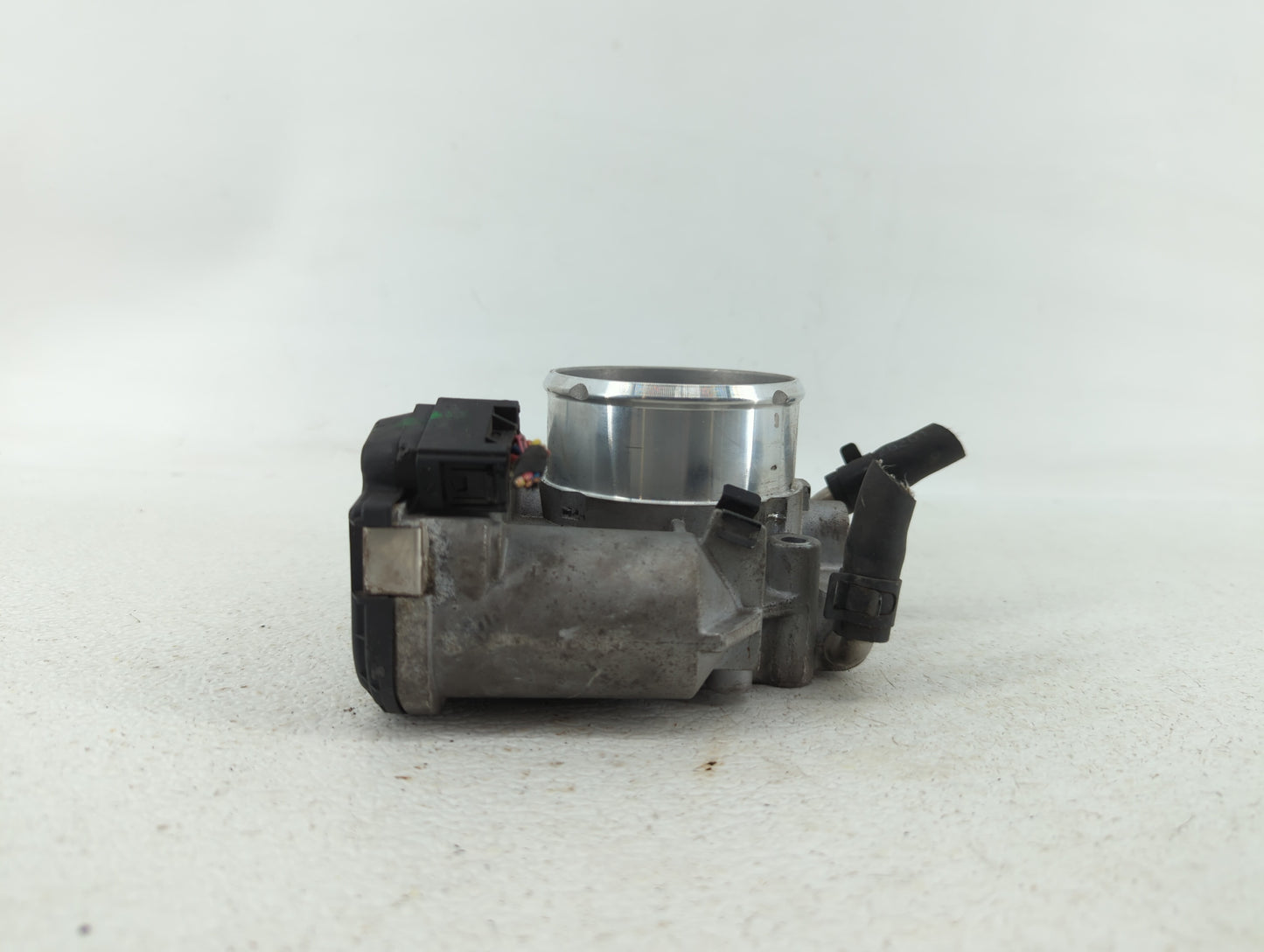 2011-2014 Hyundai Sonata Throttle Body P/N:35100-2G700 Fits Fits 2011 2012 2013 2014 2015 2016 OEM Used Auto Parts - Oemused