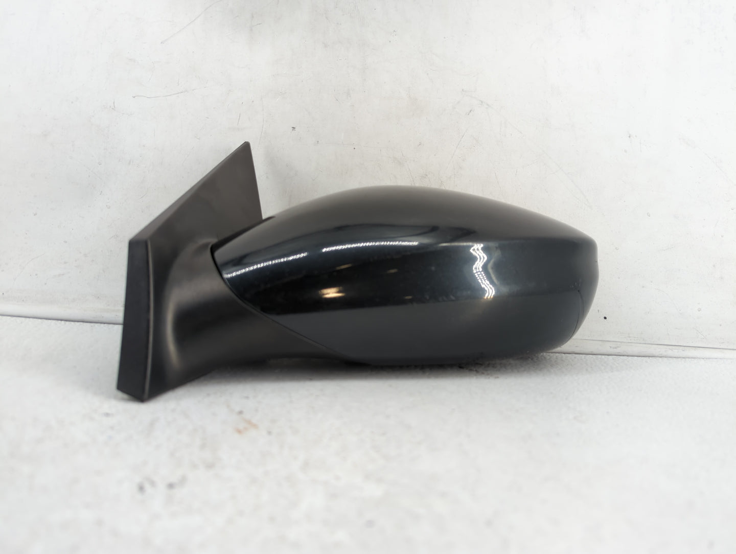 2011-2014 Hyundai Sonata Driver Side View Mirror - Left Door Mirror OEM Used - Oemusedautoparts1.com