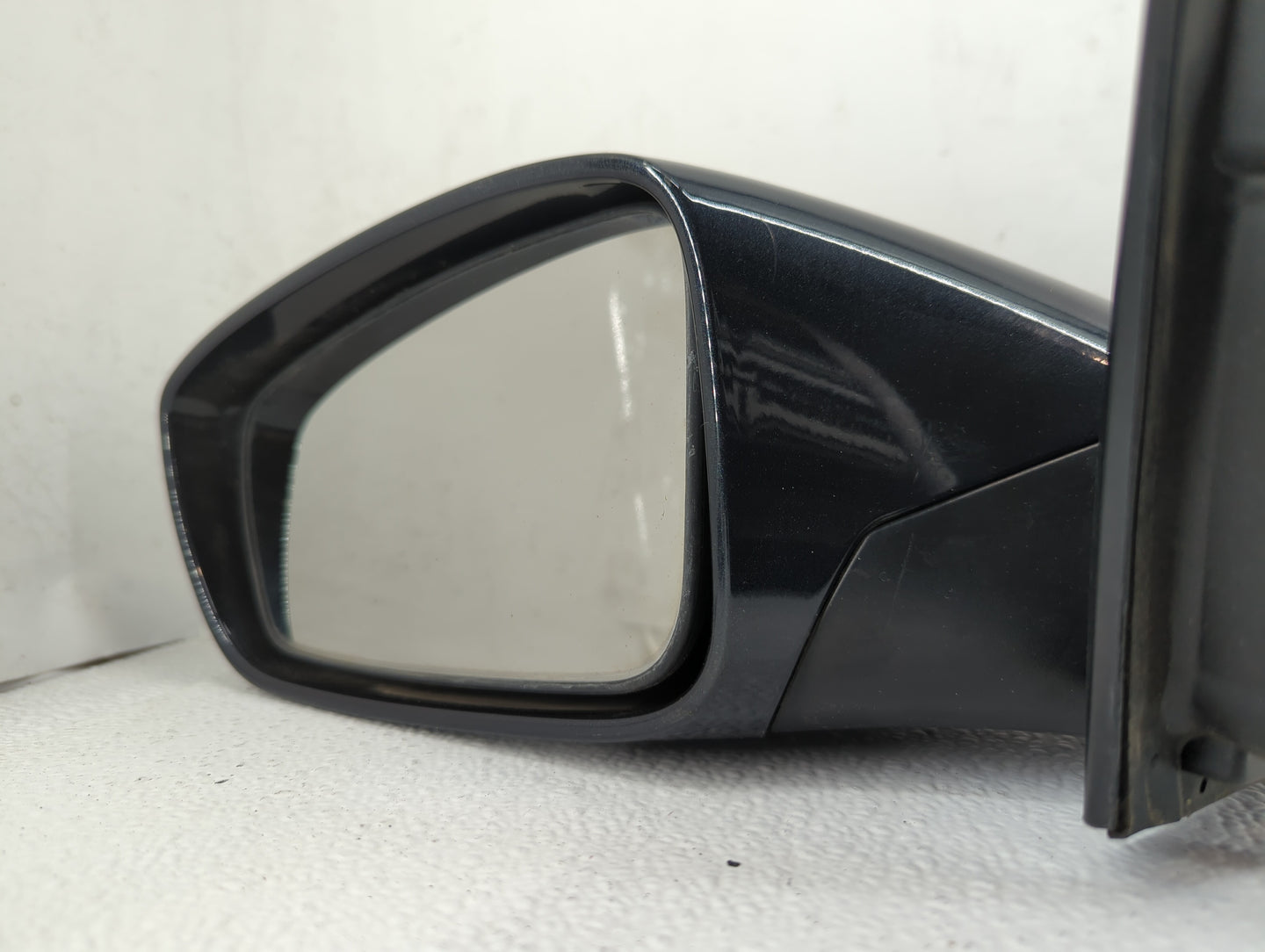 2011-2014 Hyundai Sonata Driver Side View Mirror - Left Door Mirror OEM Used - Oemusedautoparts1.com