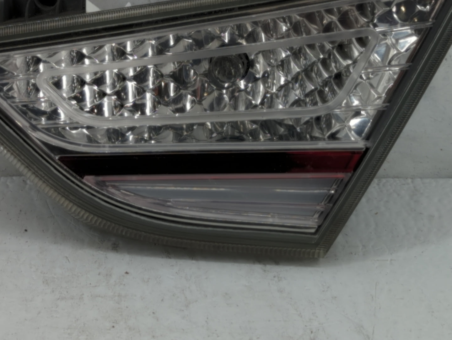 2011-2015 Hyundai Sonata Tail Light Assembly Passenger Right OEM P/N:92404-4R0 92404-3S2 Fits Fits 2011 2012 2013 2014 2015 