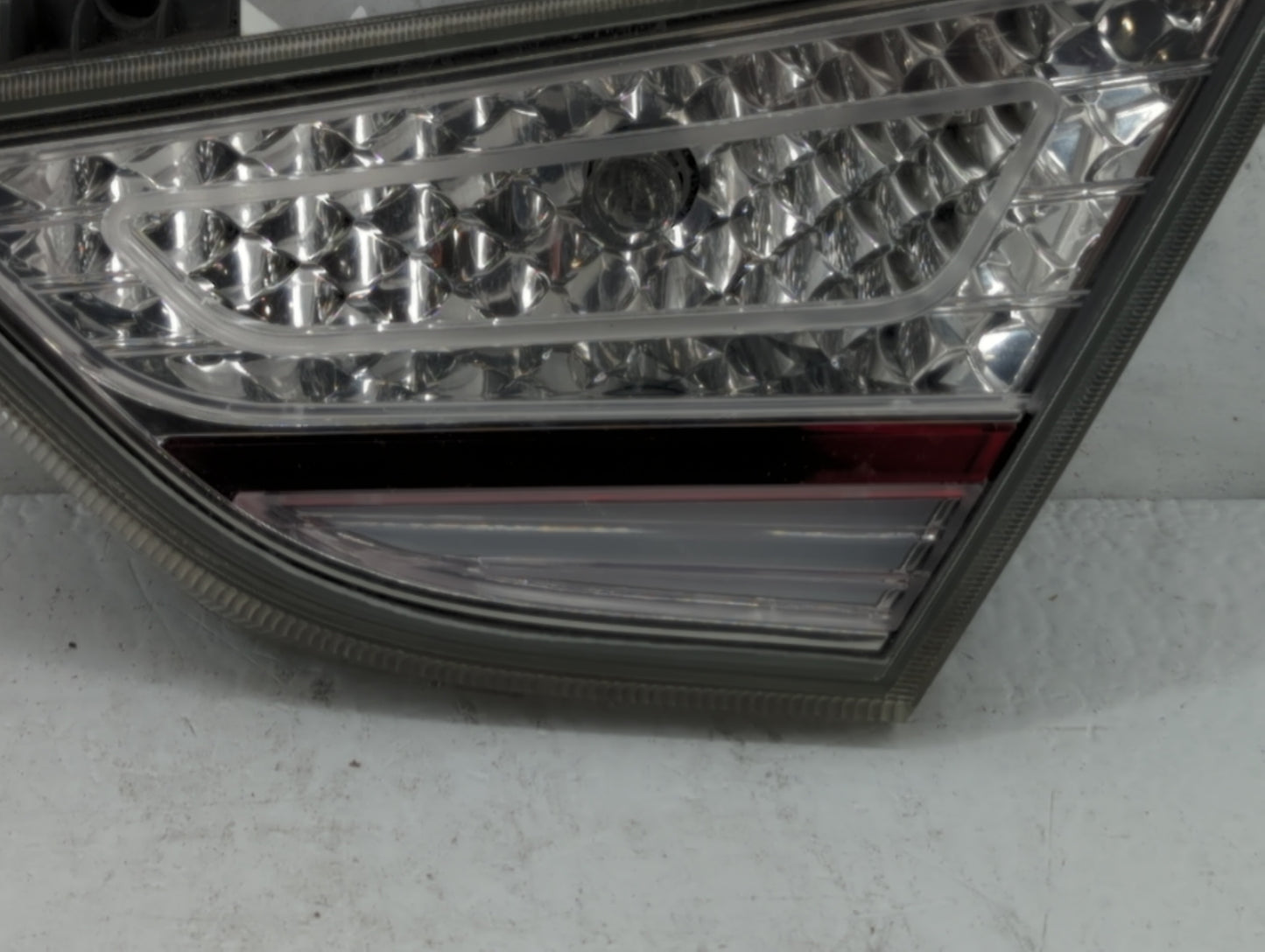 2011-2015 Hyundai Sonata Tail Light Assembly Passenger Right OEM P/N:92404-4R0 92404-3S2 Fits Fits 2011 2012 2013 2014 2015 