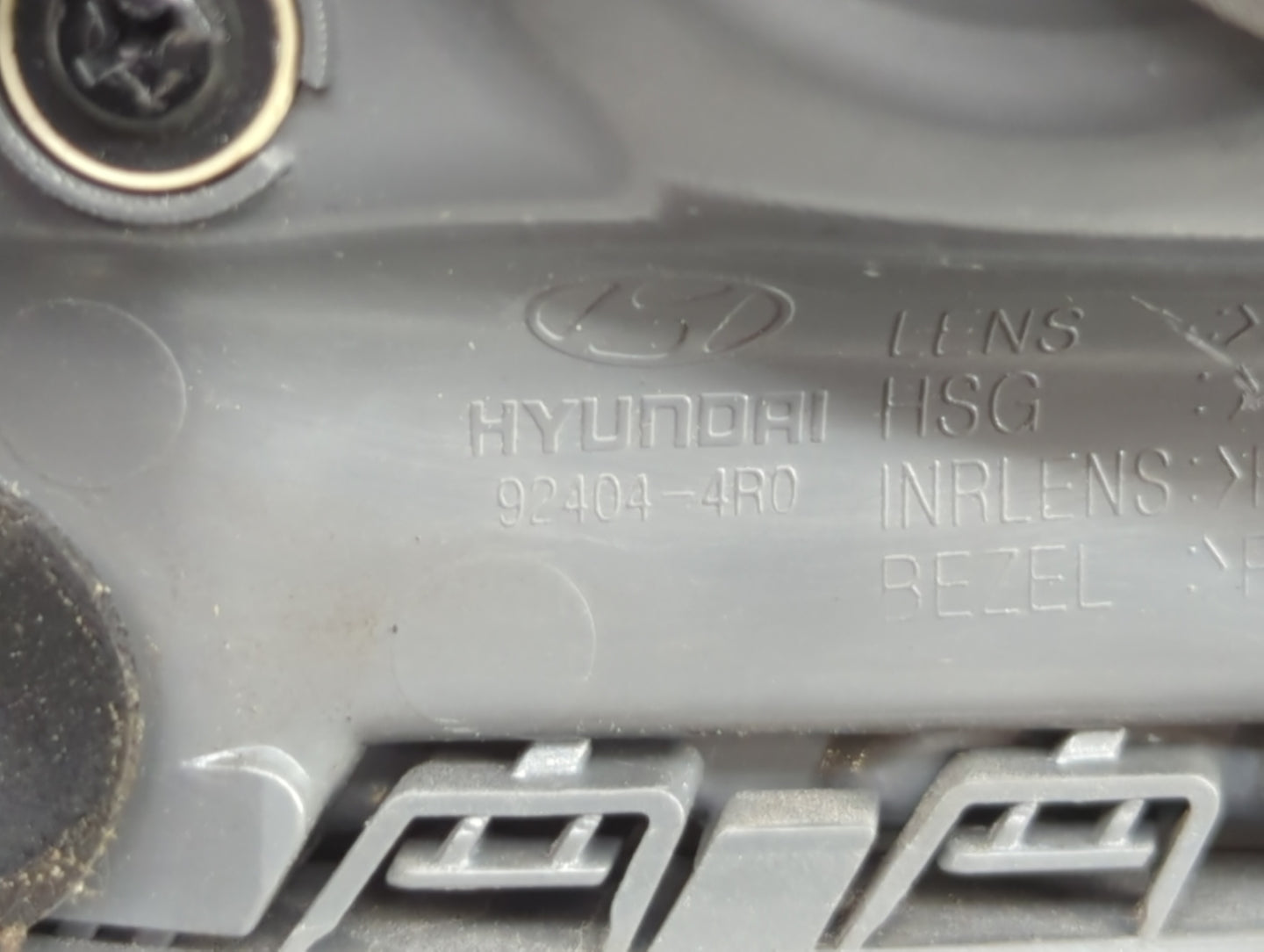 2011-2015 Hyundai Sonata Tail Light Assembly Passenger Right OEM P/N:92404-4R0 92404-3S2 Fits Fits 2011 2012 2013 2014 2015 