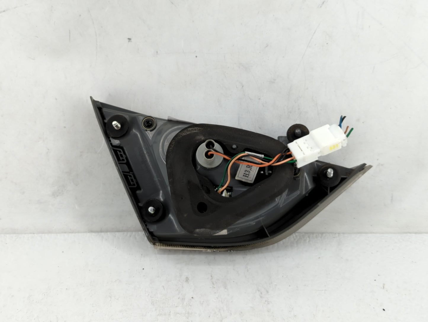2011-2015 Hyundai Sonata Tail Light Assembly Passenger Right OEM P/N:92404-4R0 92404-3S2 Fits Fits 2011 2012 2013 2014 2015 
