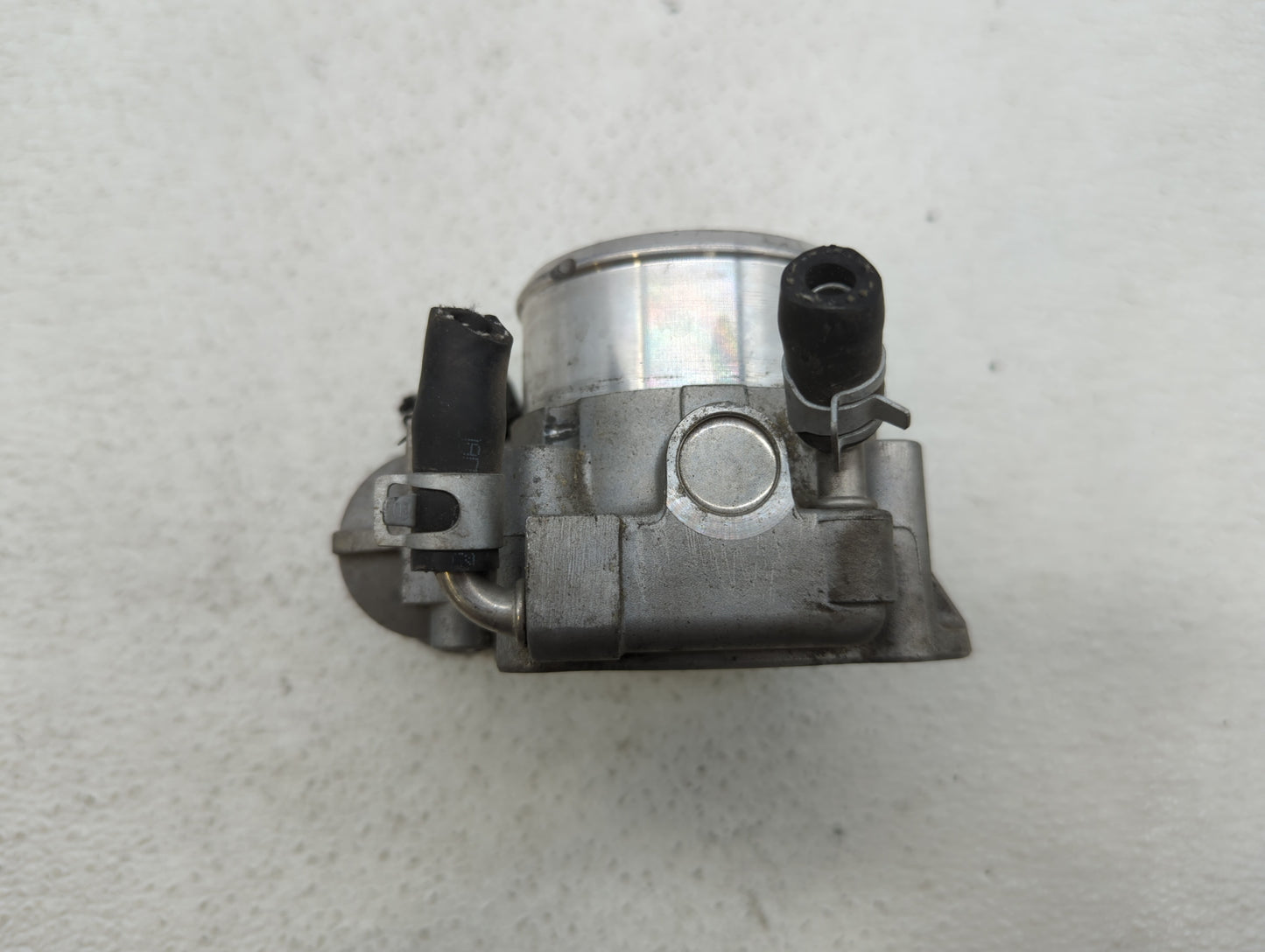 2011-2014 Hyundai Sonata Throttle Body P/N:35100-2G700 Fits Fits 2011 2012 2013 2014 2015 2016 OEM Used Auto Parts - Oemused
